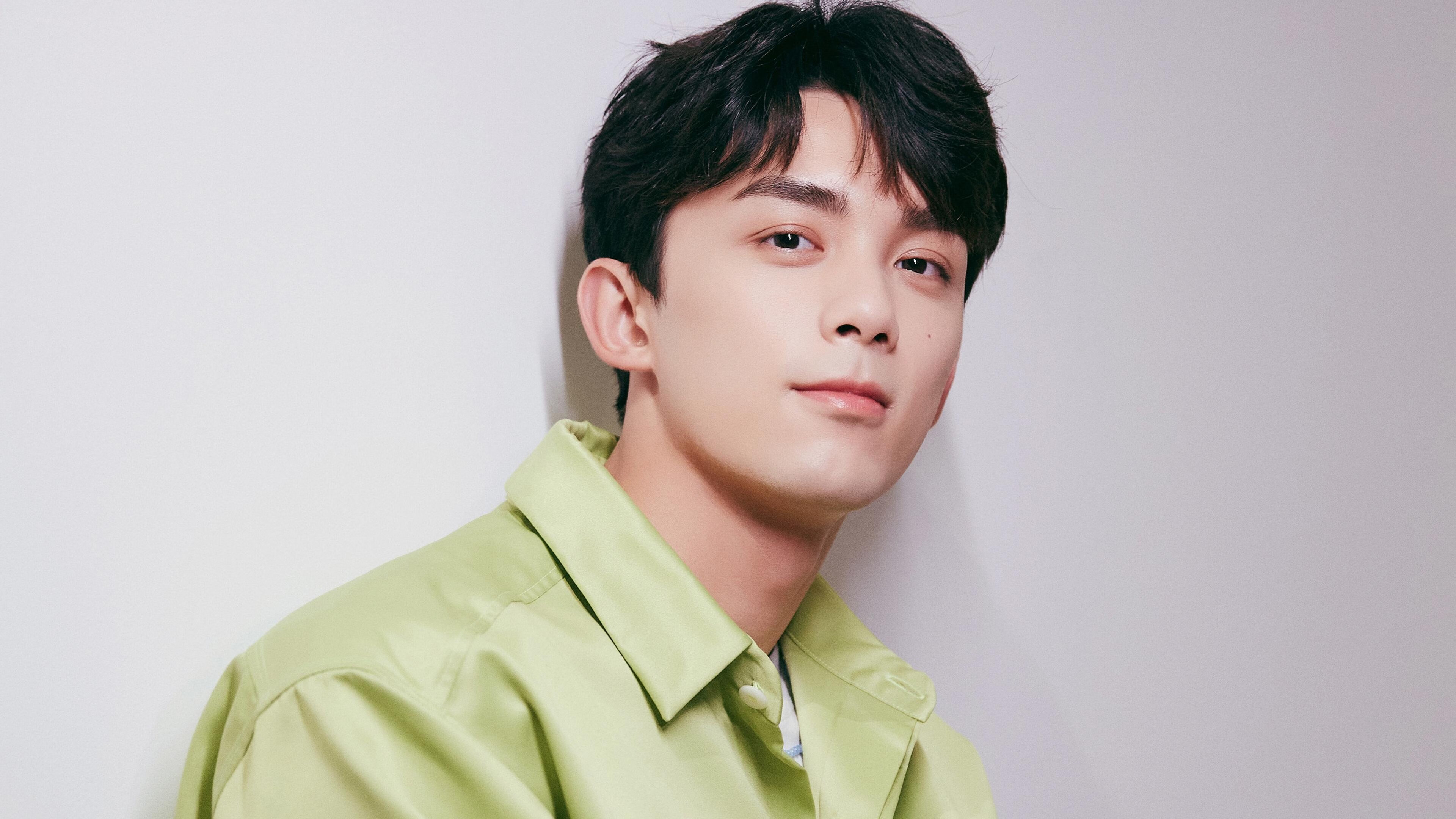 曼联2-1战胜曼城,捧起2024年足总杯,曼联2比4