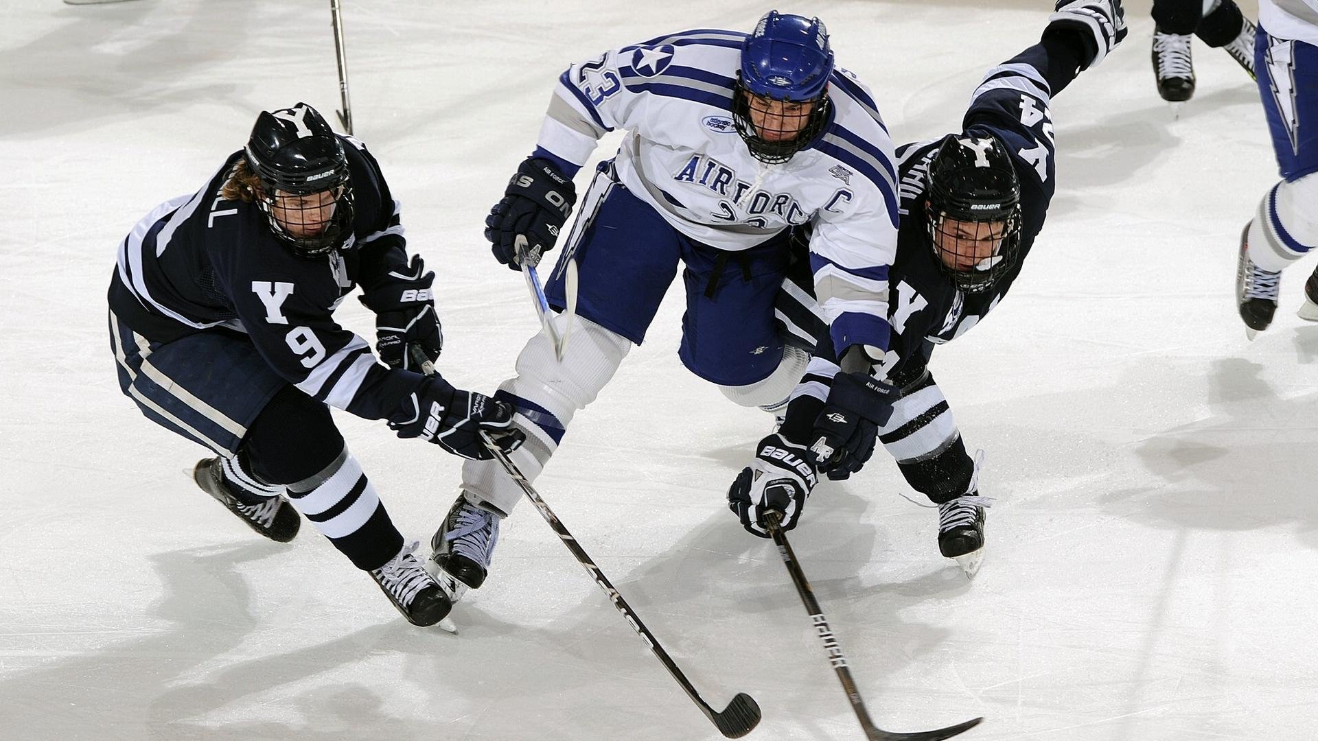 曼联内部斗争曝光，队长或被撤换，曼联全体队员